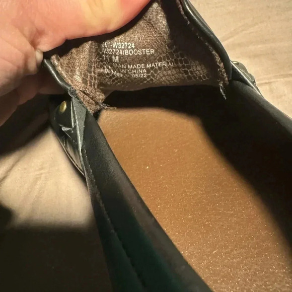 White mountain woman’s chunky heel platform loafers with brass chain size 11M‎ - Picture 3 of 3